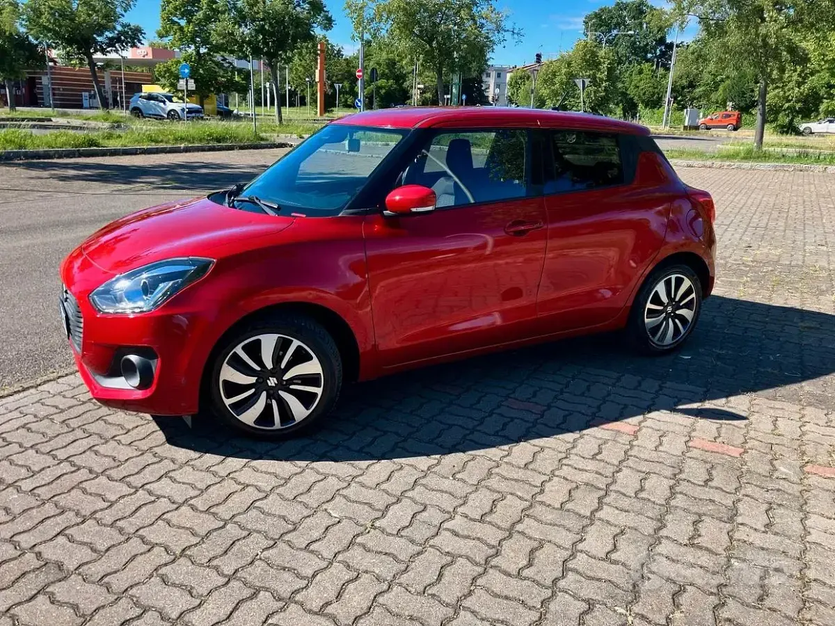 Usata Suzuki Swift 111 CV (81 kW) 2018 Rosso Utilitaria