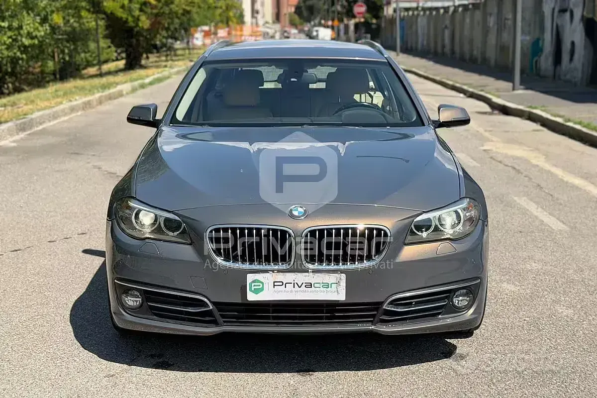 Usata BMW 530 Luxury Line 258 CV (189 kW) 2013 Grigio Station wagon