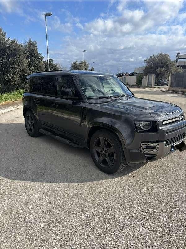 Usata Land Rover Defender SE 200 CV (147 kW) 2024 SUV