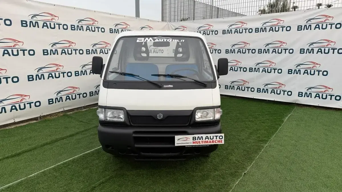 Usata Piaggio Porter 65 CV (47 kW) 2004 Bianco Berlina