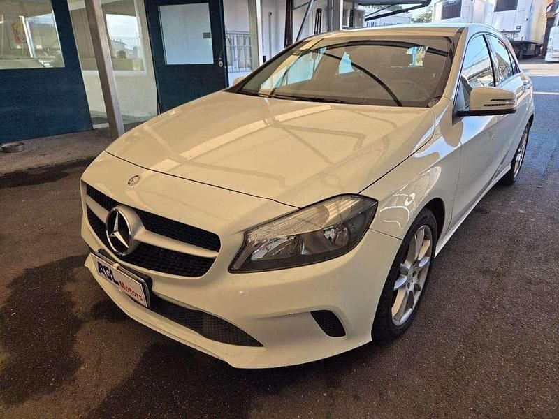 Usata Mercedes A160 Business 102 CV (75 kW) 2016 Bianco Berlina