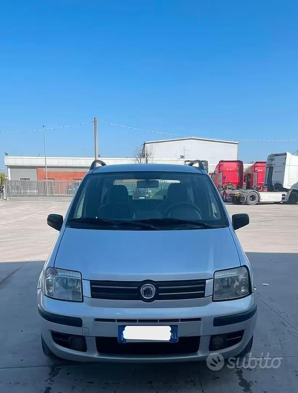 Usata Fiat Panda Dynamic 75 CV (55 kW) 2008 Grigio Utilitaria