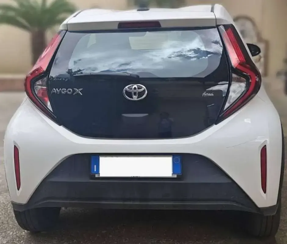Usata Toyota Aygo X Active 72 CV (52 kW) 2025 Bianco SUV