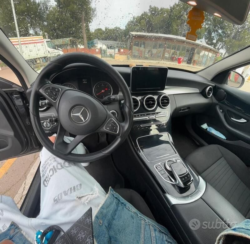Usata Mercedes C180 116 CV (85 kW) 2019 Nero Berlina