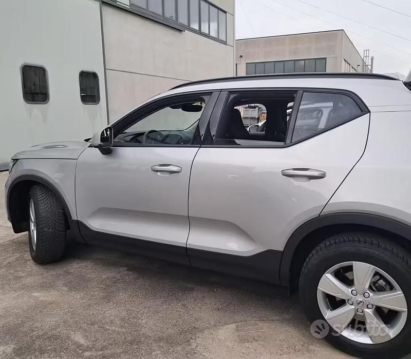 Usata Volvo XC40 163 CV (119 kW) 2022 Grigio SUV