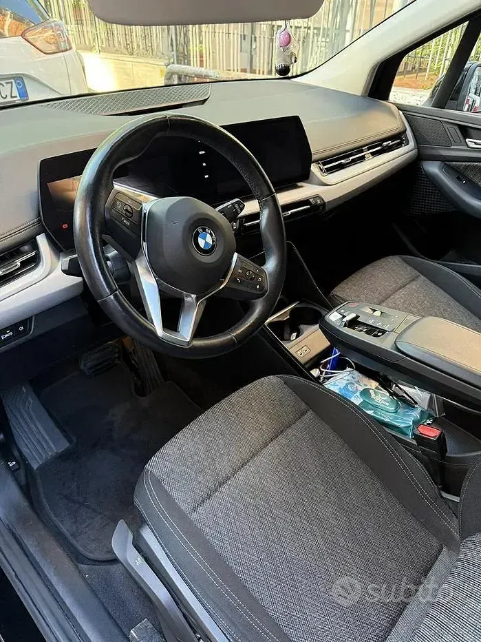 Usata BMW 218 150 CV (110 kW) 2023 Nero Monovolume