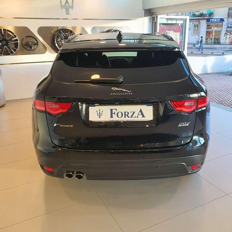 Usata Jaguar F-Pace R-Sport 179 CV (131 kW) 2021 Nero metallizzato SUV