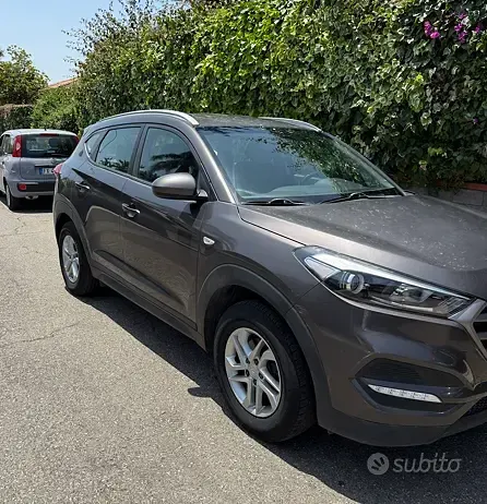 Usata Hyundai Tucson 116 CV (85 kW) 2017 Marrone SUV