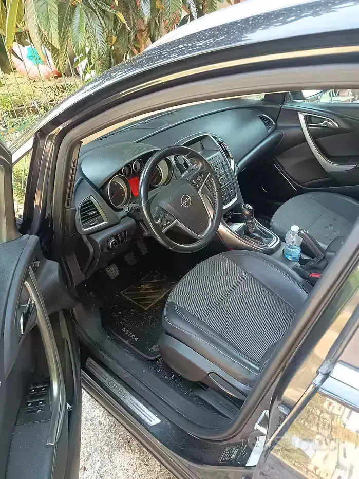 Usata Opel Astra 110 CV (80 kW) 2012 Station wagon