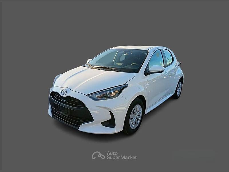 Usata Toyota Yaris Hybrid Active 92 CV (67 kW) 2025 Bianco Berlina