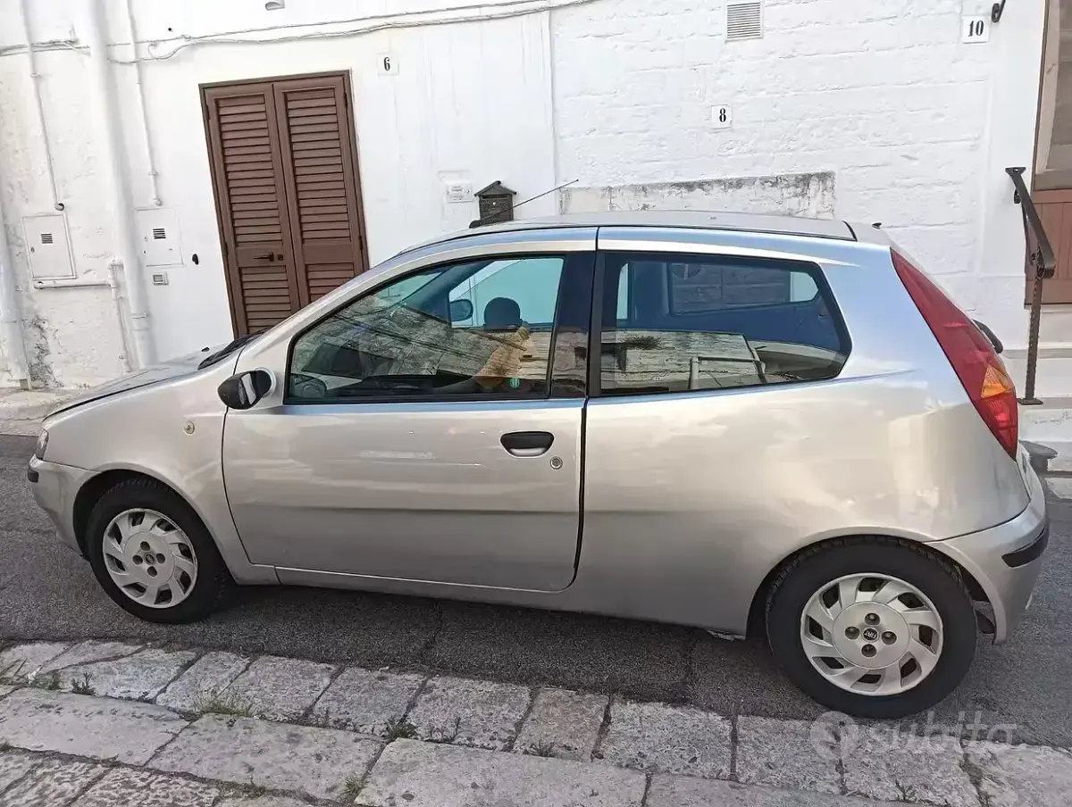 Usata Fiat Punto 60 CV (44 kW) 2002 Utilitaria