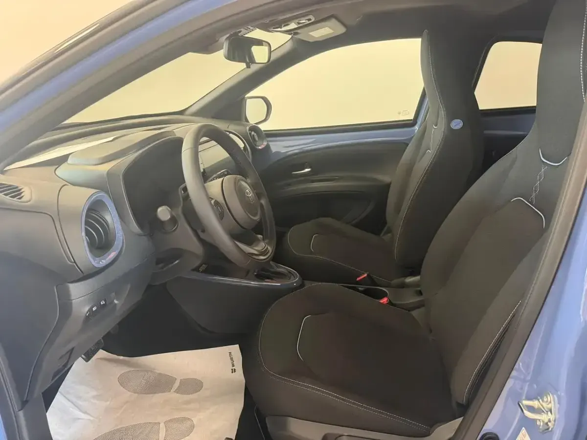 Nuova Toyota Aygo X 92 CV (67 kW) 2026 Blu SUV