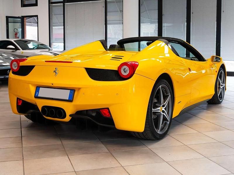 Usata Ferrari 458 570 CV (419 kW) 2012 Giallo triplo strato Cabrio