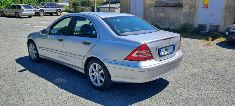 Usato 2005 Mercedes C200 2.0 Benzin 136 CV (7.000 €)