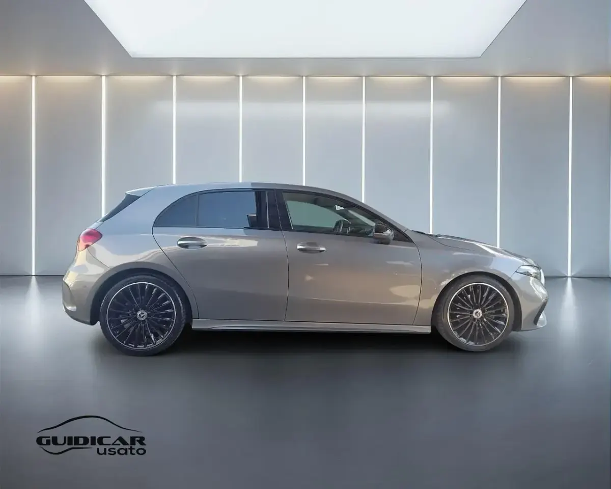 Usata Mercedes A180 Advanced Plus 116 CV (85 kW) 2023 Grigio metallizzato scuro Berlina