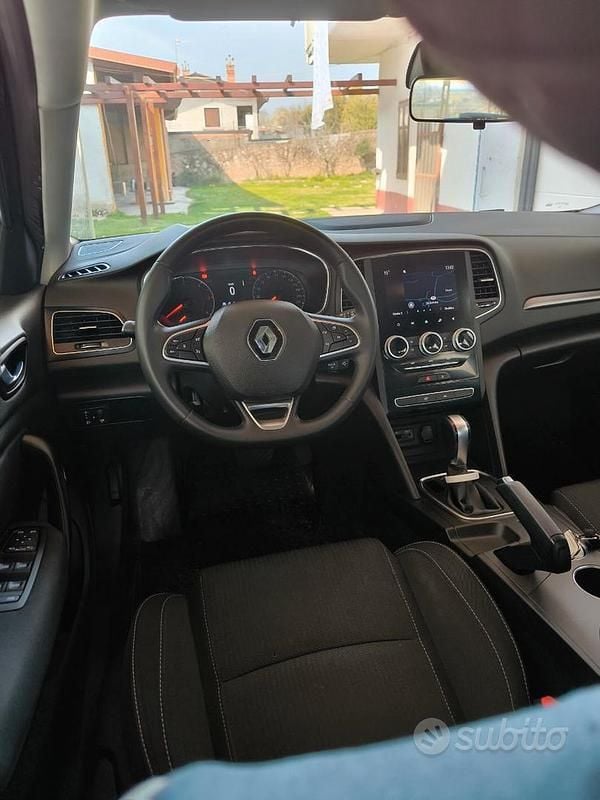 Usata Renault Mégane IV Business 116 CV (85 kW) 2022 Grigio Station wagon