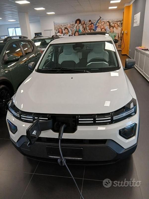 Usata Dacia Spring Expression 33 kW (45 CV) 2025 Bianco Utilitaria