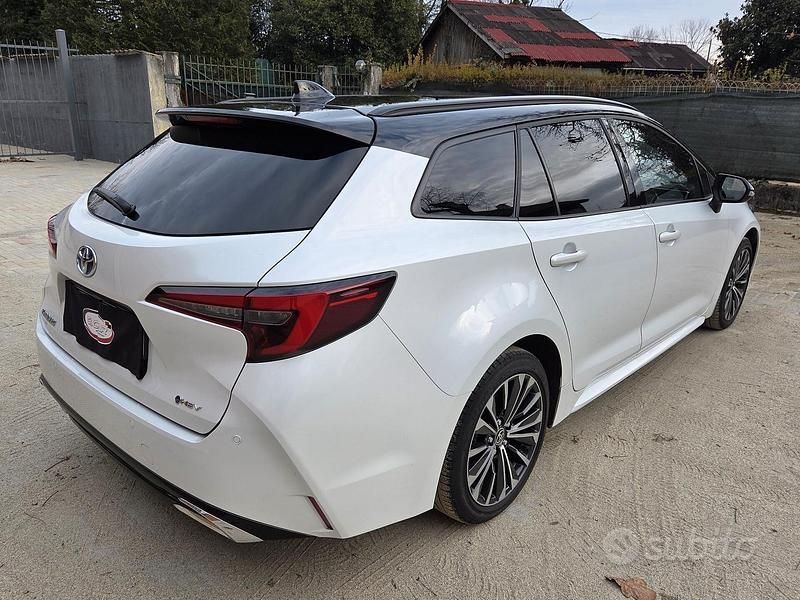 Usata Toyota Corolla Business Edition 98 CV (72 kW) 2024 Other Station wagon