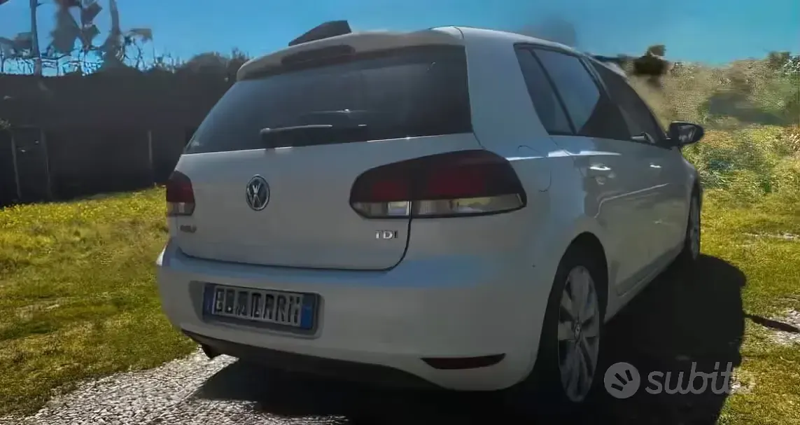 Usata VW Golf VI 105 CV (77 kW) 2011 Bianco Utilitaria