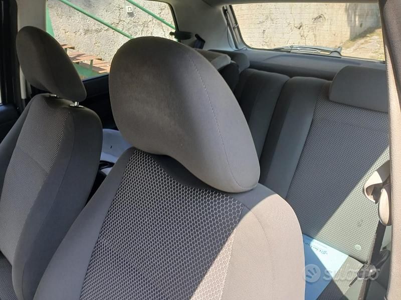 Usata VW Fox 70 CV (51 kW) 2010 Grigio Utilitaria