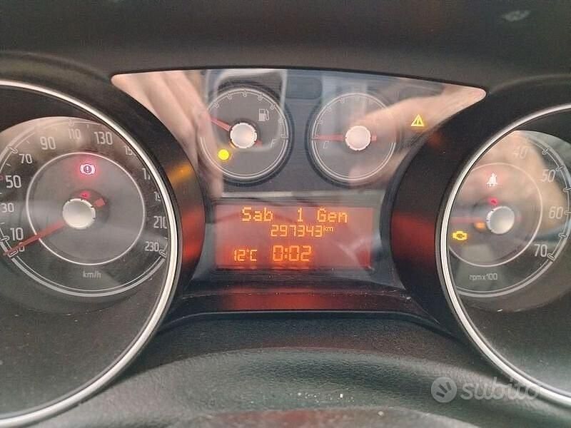 Usata Fiat Punto Lounge 85 CV (62 kW) 2013 Grigio Utilitaria