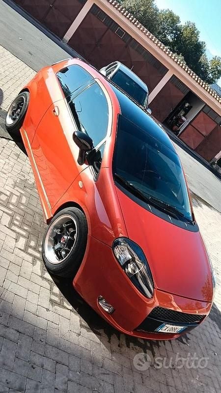 Usata Fiat Grande Punto 75 CV (55 kW) 2005 Utilitaria