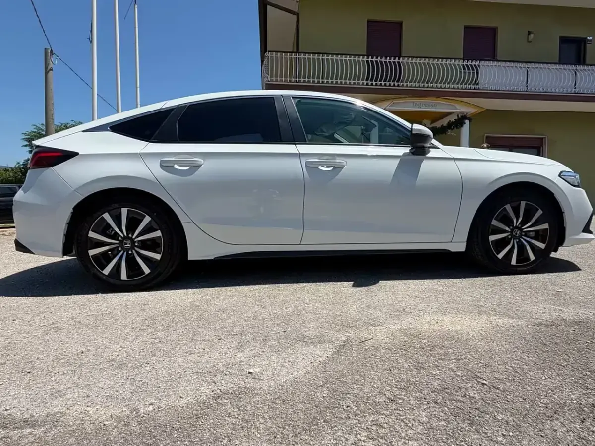 Nuova Honda Civic Elegance 142 CV (104 kW) 2025 Bianco Berlina