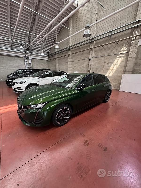 Usata Peugeot 308 Allure 131 CV (96 kW) 2023 Verde Berlina