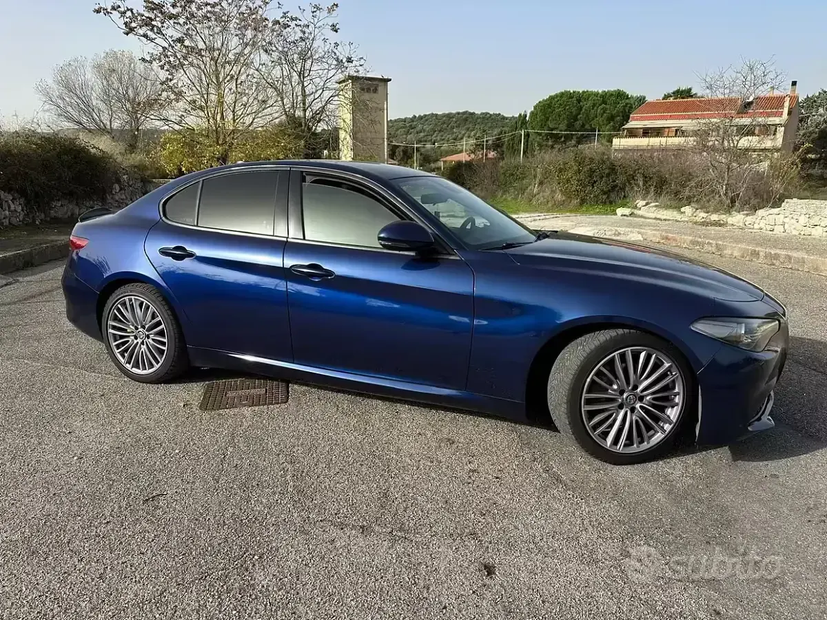 Usata Alfa Romeo Giulia 200 CV (147 kW) 2017 Blu Berlina