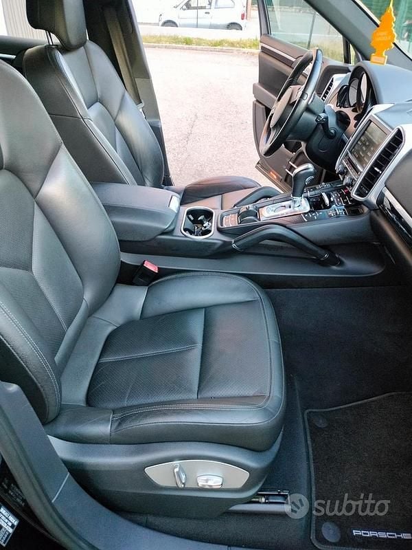 Usata Porsche Cayenne 2012 Nero SUV