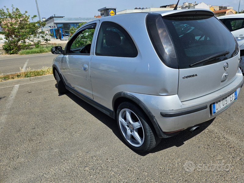 Usato 2005 Opel Corsa 1.2 Diesel 69 CV (1.500 €)