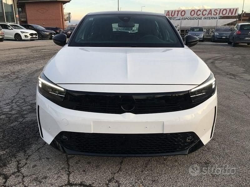 Usata Opel Corsa 101 CV (74 kW) 2024 Bianco Berlina