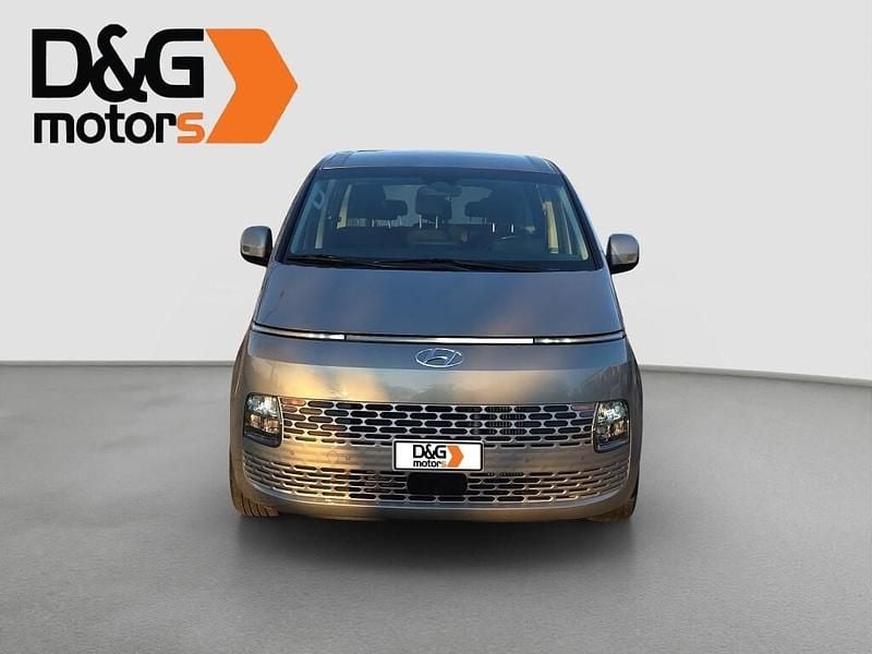 Begagnad Hyundai Staria 177 HK (130 kW) 2023 Silver Minibuss