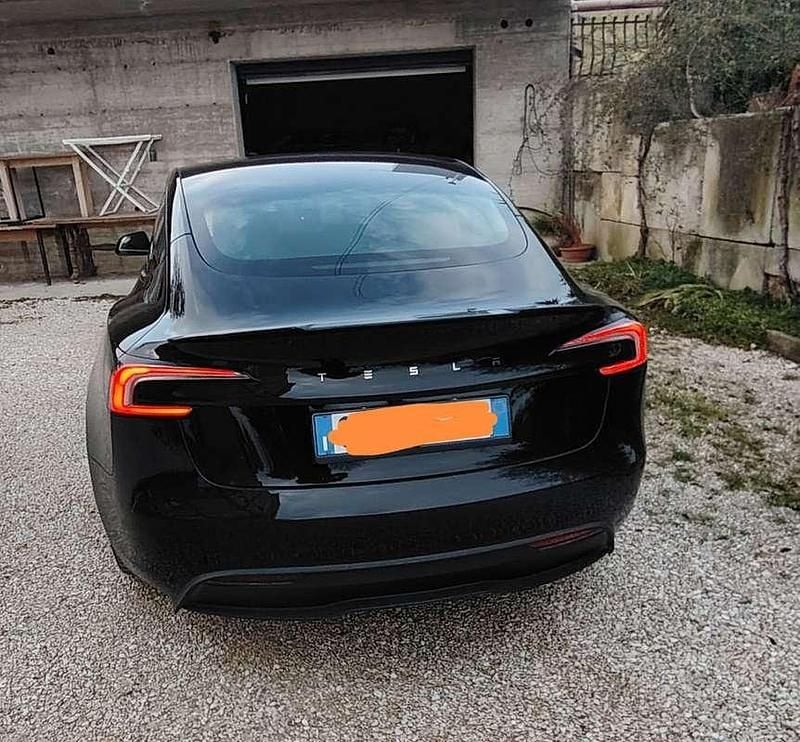 Usata Tesla Model 3 RWD 88 kW (120 CV) 2024 Nero Berlina