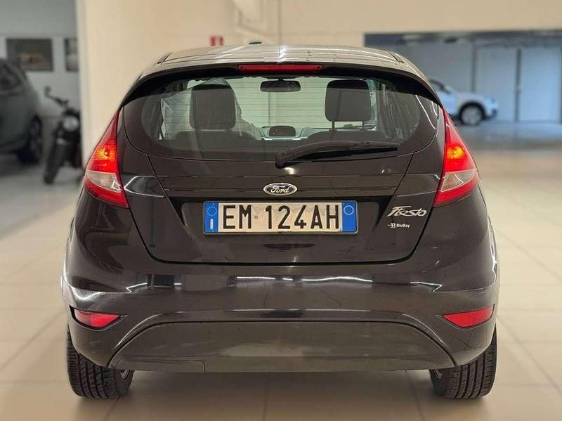 Usata Ford Fiesta Titanium 69 CV (50 kW) 2012 Nero Utilitaria