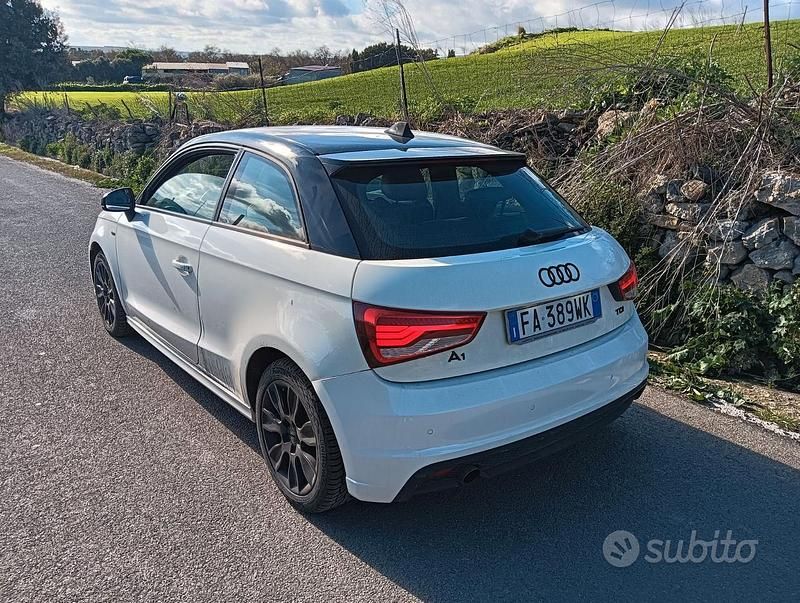 Bianco Usata 2013 Audi A1 S-Line Due volumi | 5500 € (Super prezzo) - Immagine 1/4