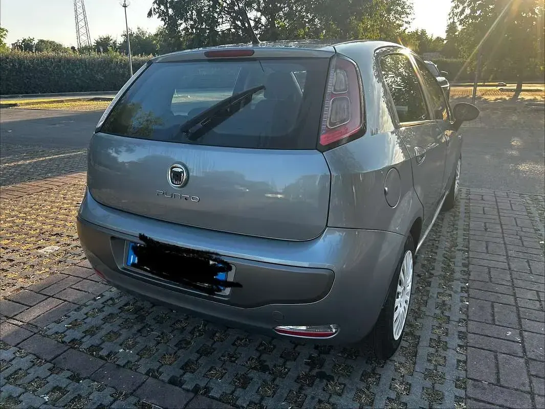Usata Fiat Punto Evo Emotion 90 CV (66 kW) 2010 Grigio Utilitaria