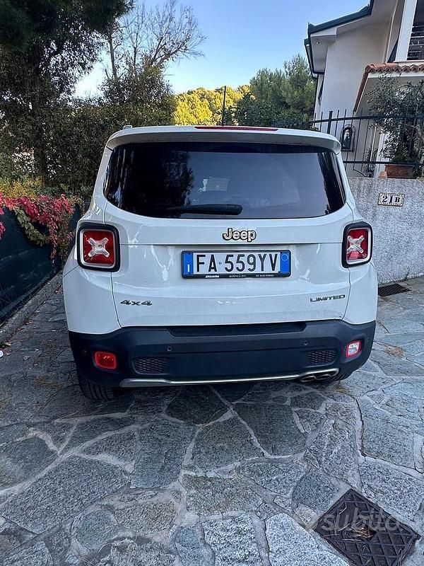 Usata Jeep Renegade Limited 140 CV (102 kW) 2015 Bianco SUV