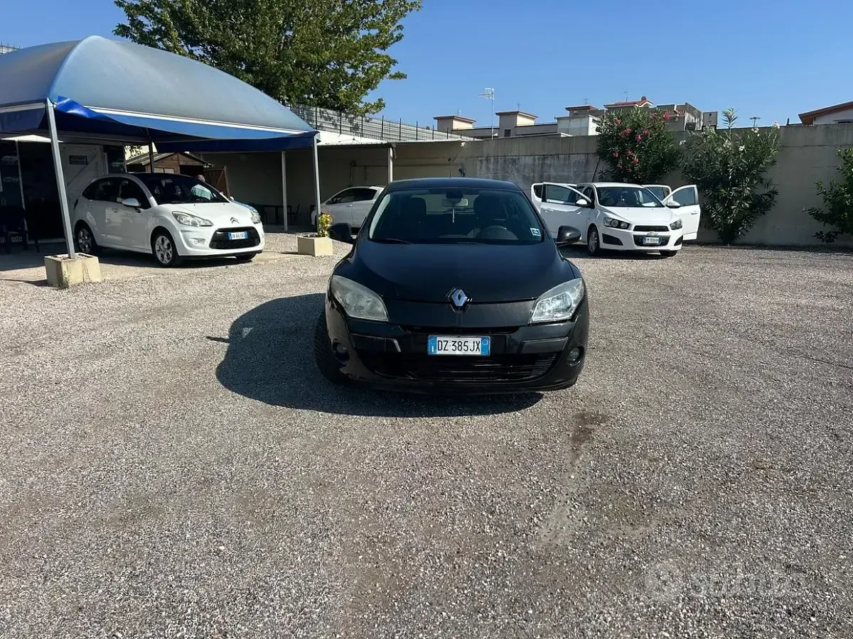 Usata Renault Mégane III Dynamique 90 CV (66 kW) 2009 Nero Berlina