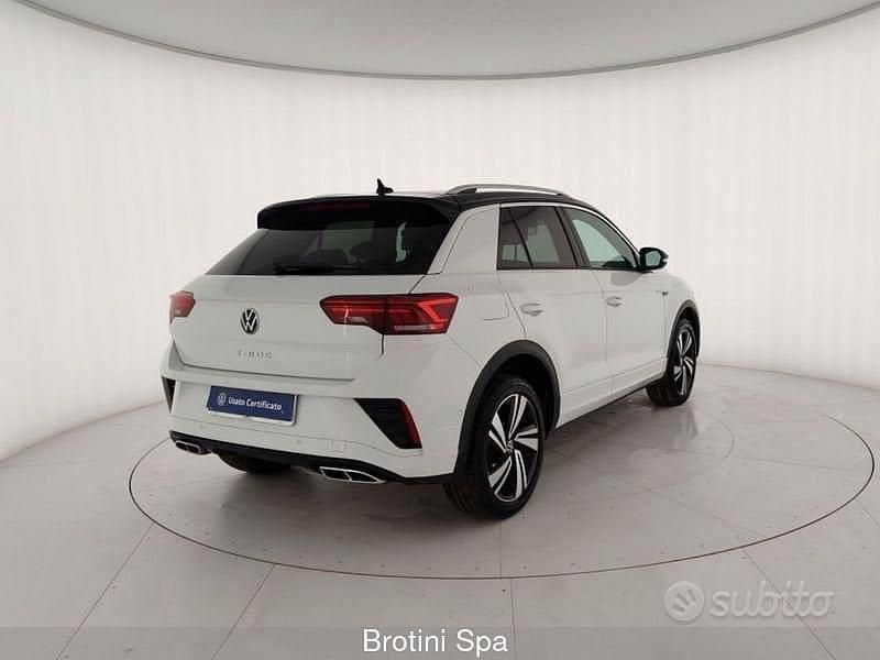 Usata VW T-Roc R-line 150 CV (110 kW) 2024 Grigio metallizzato SUV