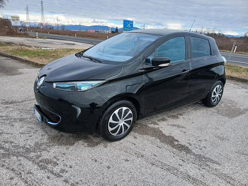 Begagnad Renault Zoe 42 kW (58 HK) 2014 Svart Halvkombi