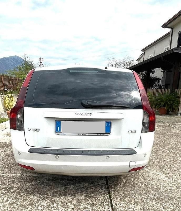 Usata Volvo V50 109 CV (80 kW) 2011 Bianco Station wagon