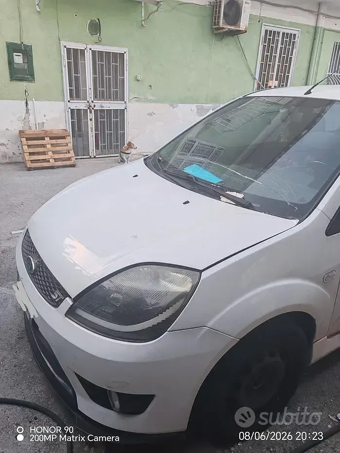 Usata Ford Fiesta ST 68 CV (50 kW) 2004 Bianco Utilitaria