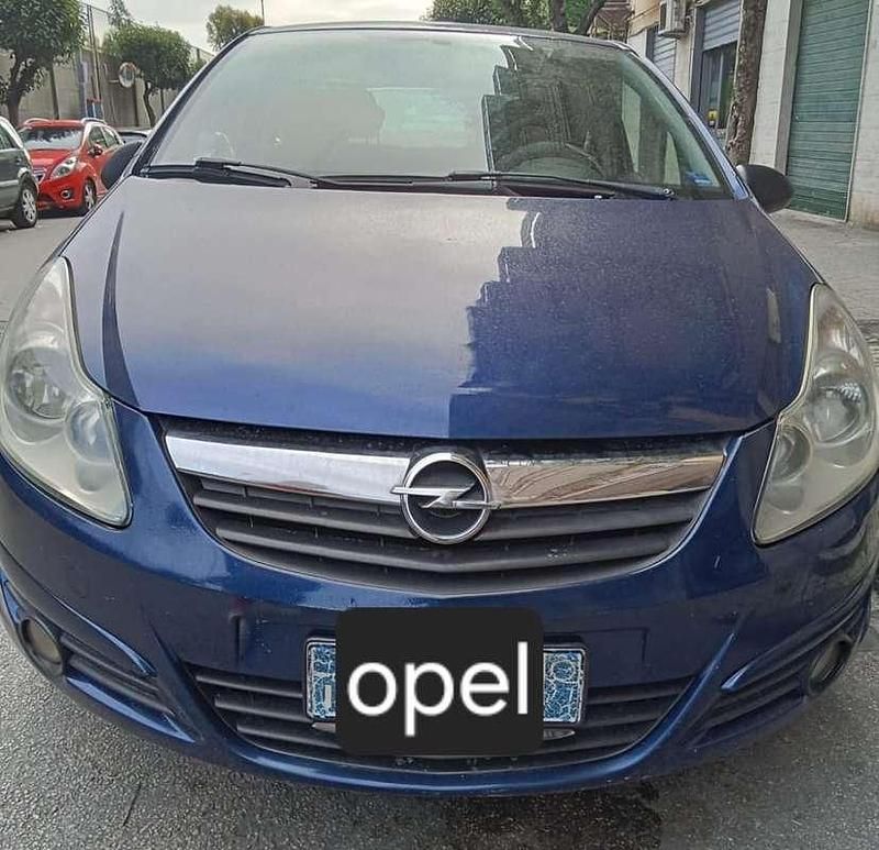Usata Opel Corsa 69 CV (50 kW) 2007 Berlina