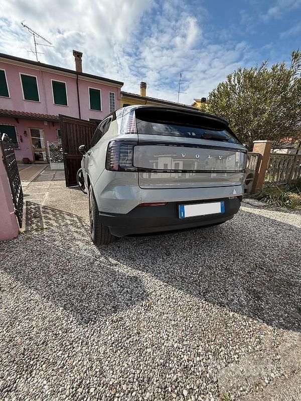 Usata Volvo EX30 Plus 200 kW (272 CV) 2024 Grigio SUV