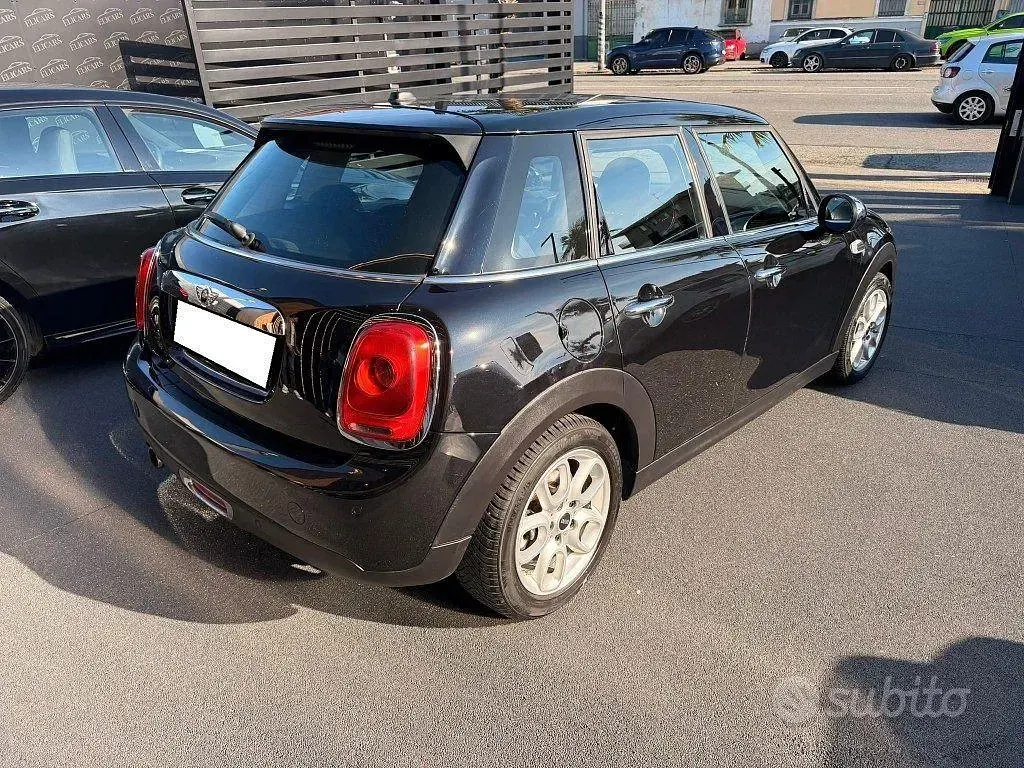 Usata Mini Cooper D 116 CV (85 kW) 2016 Nero metallizzato Utilitaria