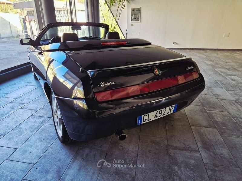 Usata Alfa Romeo Spider 150 CV (110 kW) 2002 Nero Cabrio