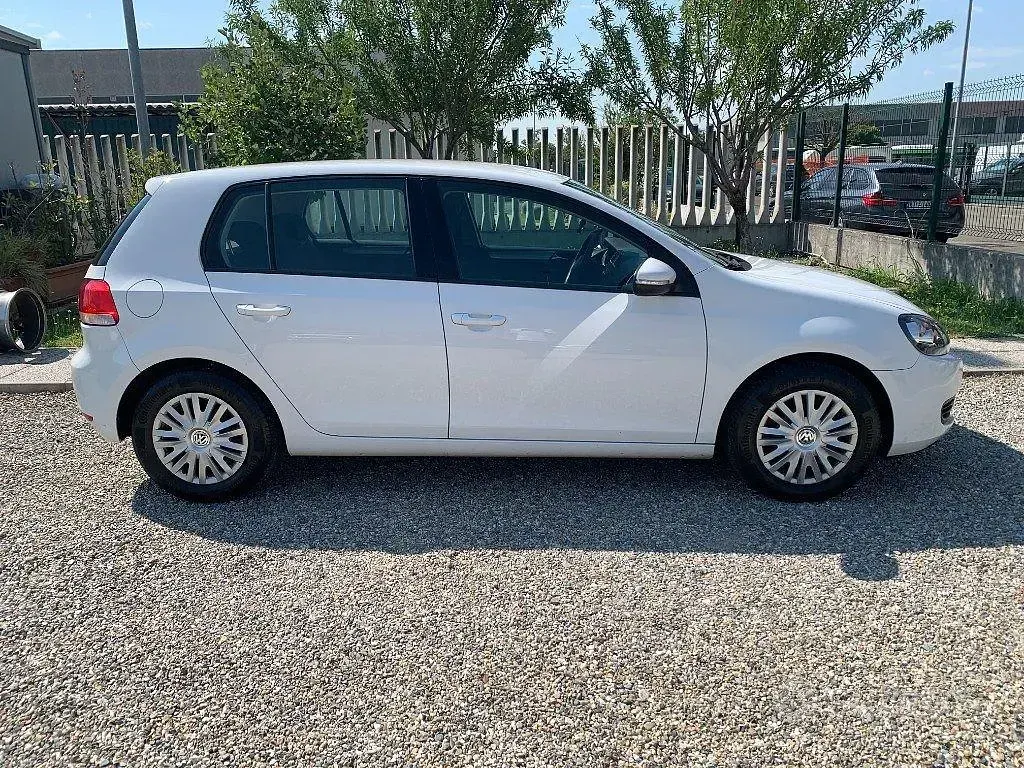 Usata VW Golf VII 105 CV (77 kW) 2012 Bianco Berlina