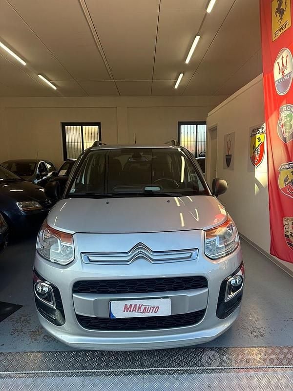 Grigio Usata 2017 Citroën C3 Picasso Exclusive Monovolume | 7450 € (Buon prezzo) - Immagine 1/4