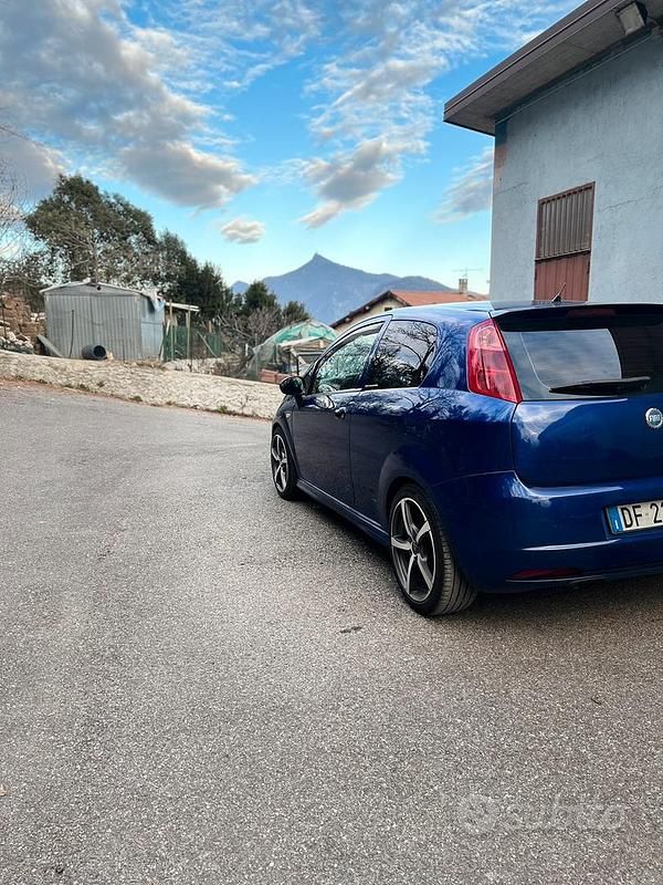 Usata Fiat Punto Sport 90 CV (66 kW) 2007 Blu Utilitaria